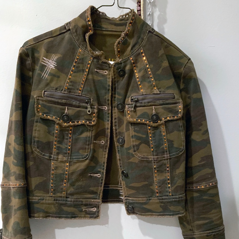 ABS EMBELLISHED CAMOFLAUGE CAMO JEAN DENIM JACKET